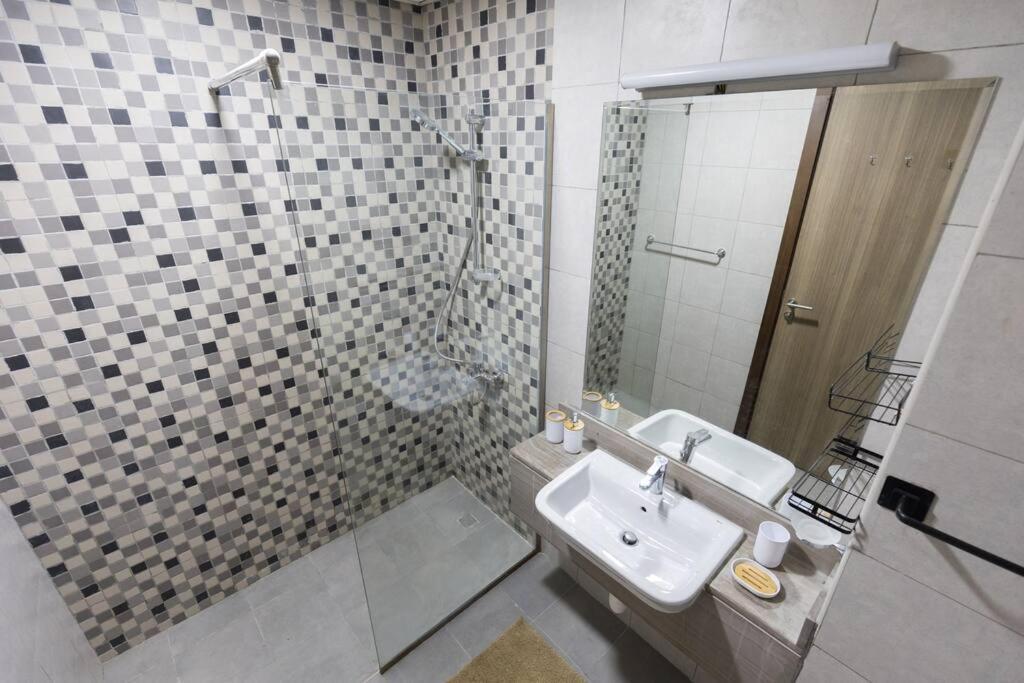 Apartment Colife Studio, Azizi Samia, Al Furjan 164 Dubai
