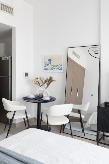Colife Studio, Azizi Samia, Al Furjan 164 Apartment *